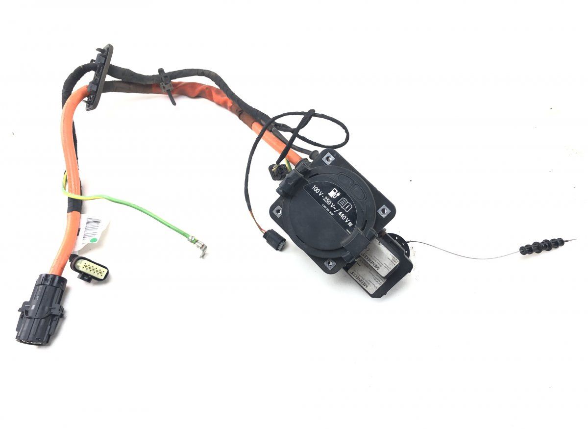 A2055400627 Battery charging port / dock MERCEDES-BENZ C-CLASS (W205) (2013-2021)