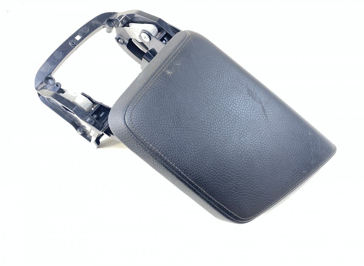 31469496 Armrest cover front VOLVO V60 II / S60 III (224, 225, 227) (2018-)