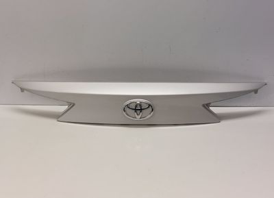 76811-02830 7681102830 Bootlid / tailgate moulding TOYOTA AURIS (E18) 2012-2018