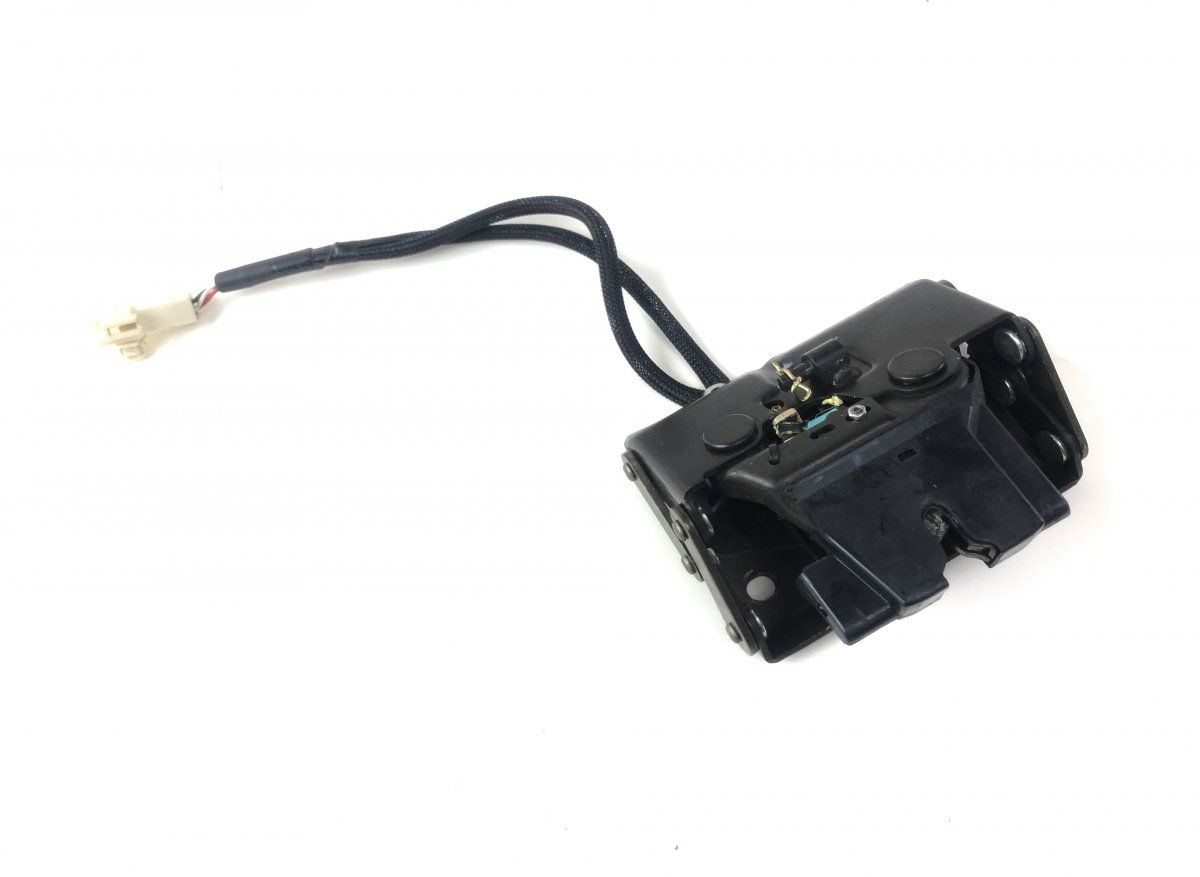 6460024030 Bootlid / tailgate lock LEXUS SC (Z30, Z40) (2001-2010)