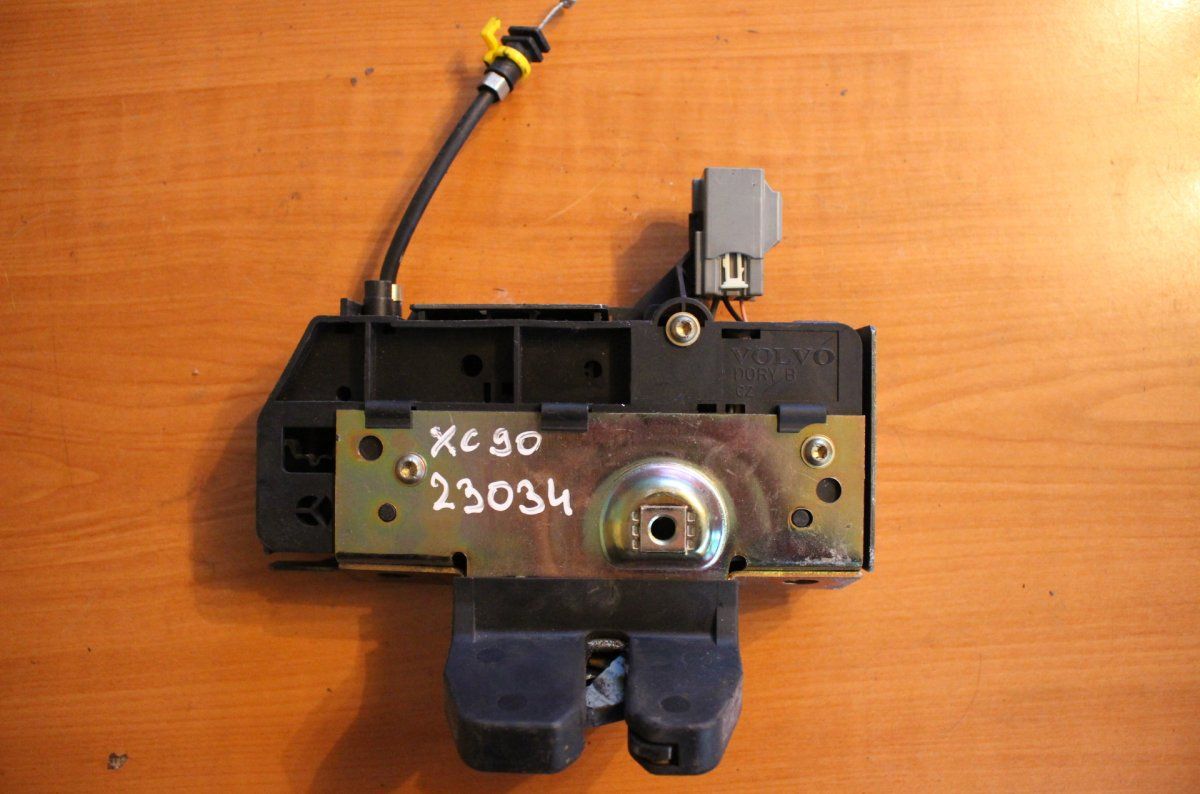 30649246 Bootlid / tailgate lock VOLVO XC90 I (2002-2014)