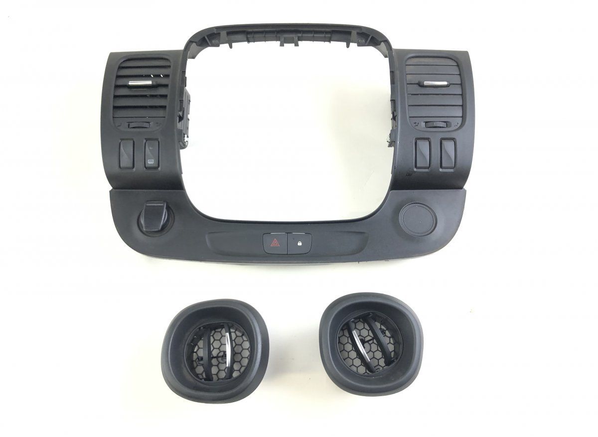 687601310R Централен вентилационен отвор отпред NISSAN NV300 (X82) (2016-2021)