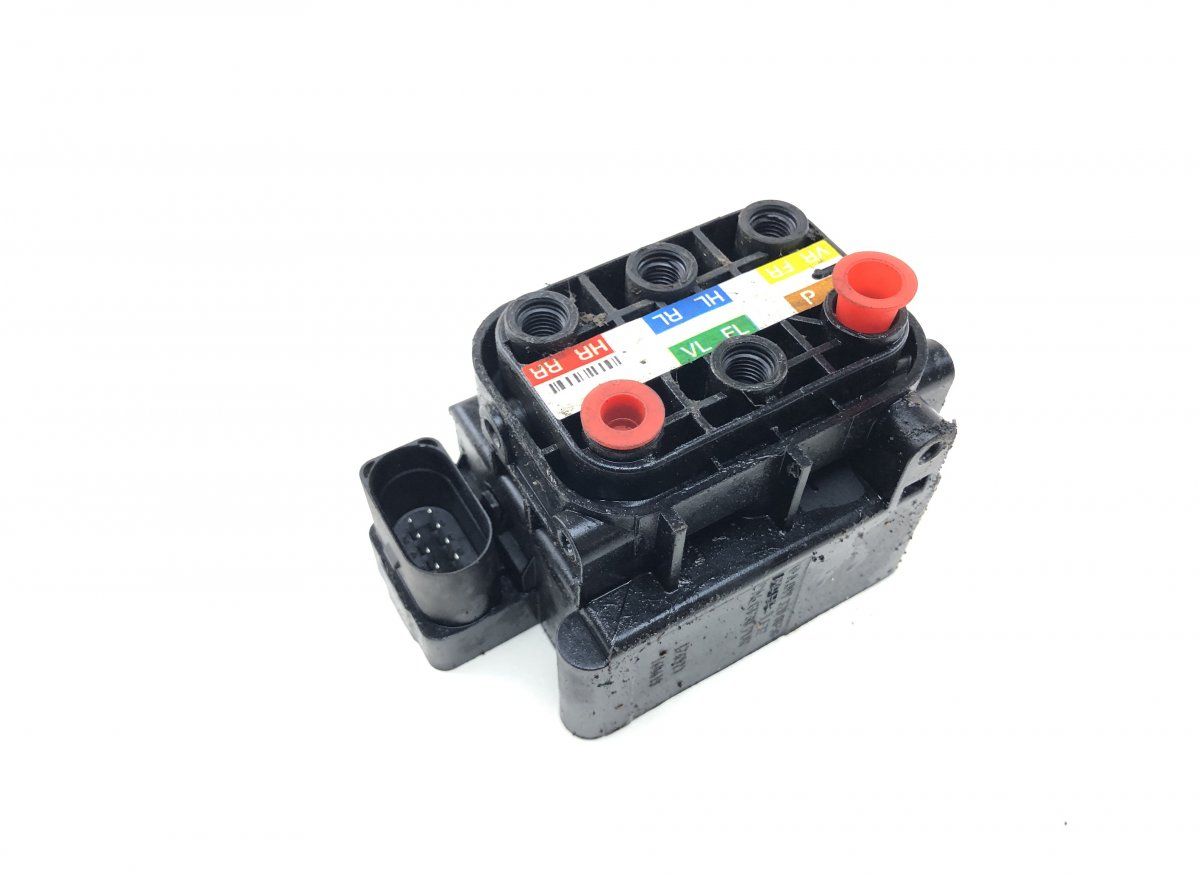 A2123200358 Air suspension valve block MERCEDES-BENZ C-CLASS (W205) (2013-2021)