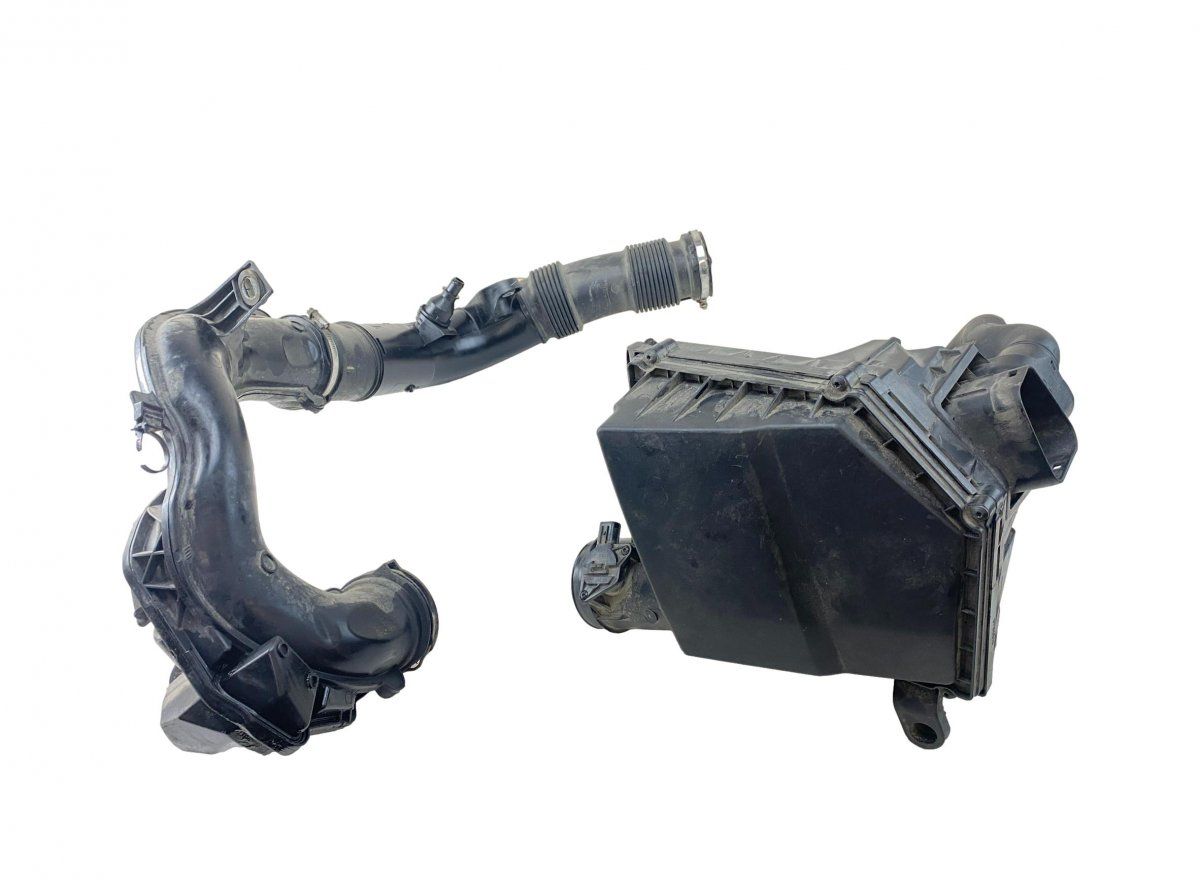 31474862 Air Cleaner (filter box) VOLVO V60 II / S60 III (224, 225, 227) (2018-)