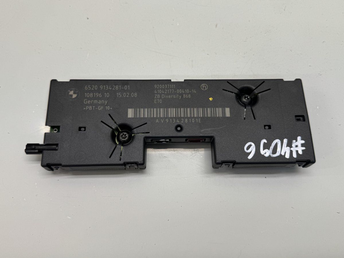 65209134281 10819610 920037111 9134281 Aerial amplifier / control unit BMW X5 (E70) (2007-2013)