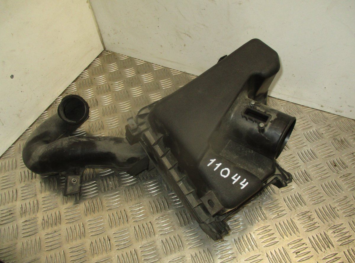 0R04 Air Cleaner (filter box) TOYOTA AVENSIS (T270) (2009-2018)