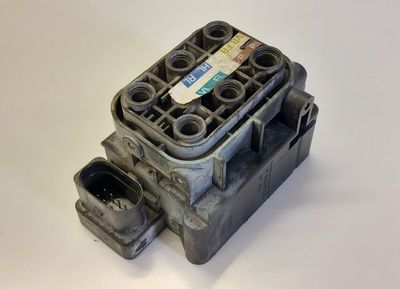 A2513200058 Air suspension valve block MERCEDES-BENZ S-CLASS (W221) (2005-2013)