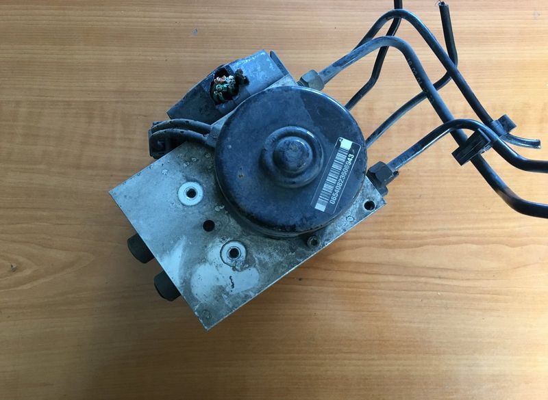 ABS hydraulic unit / pump CHRYSLER VOYAGER IV (RG, RS) (2000-2008)
