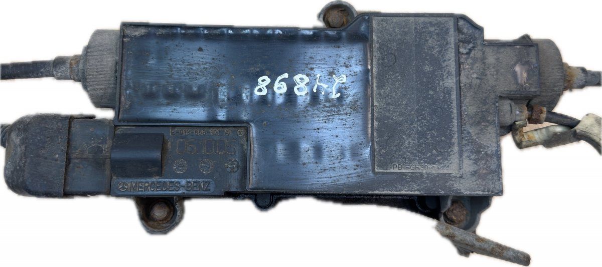 A2214301049 Parking brake motor / actuator MERCEDES-BENZ S-CLASS (W221) (2005-2013)