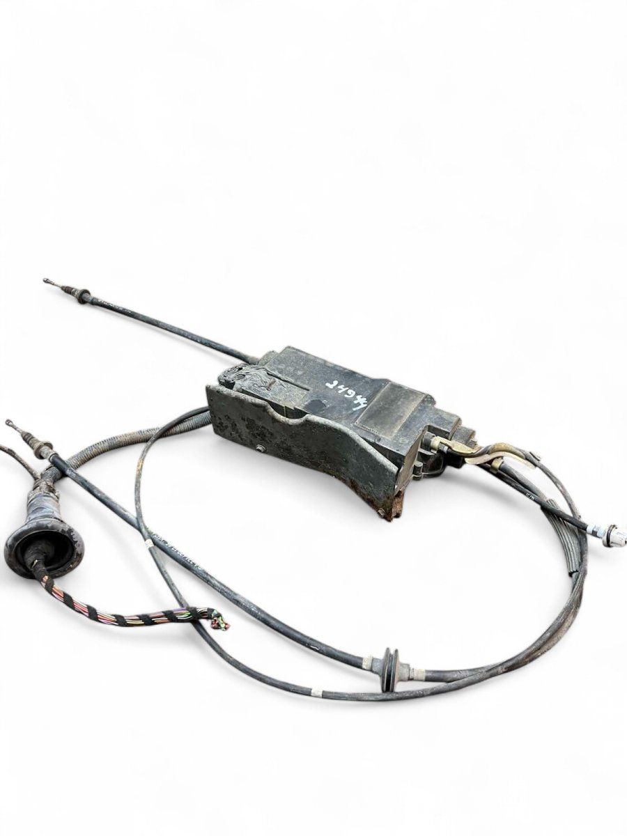 A2214302949 A2214300649 A2214420636 Parking brake motor / actuator MERCEDES-BENZ S-CLASS (W221) (2005-2013)