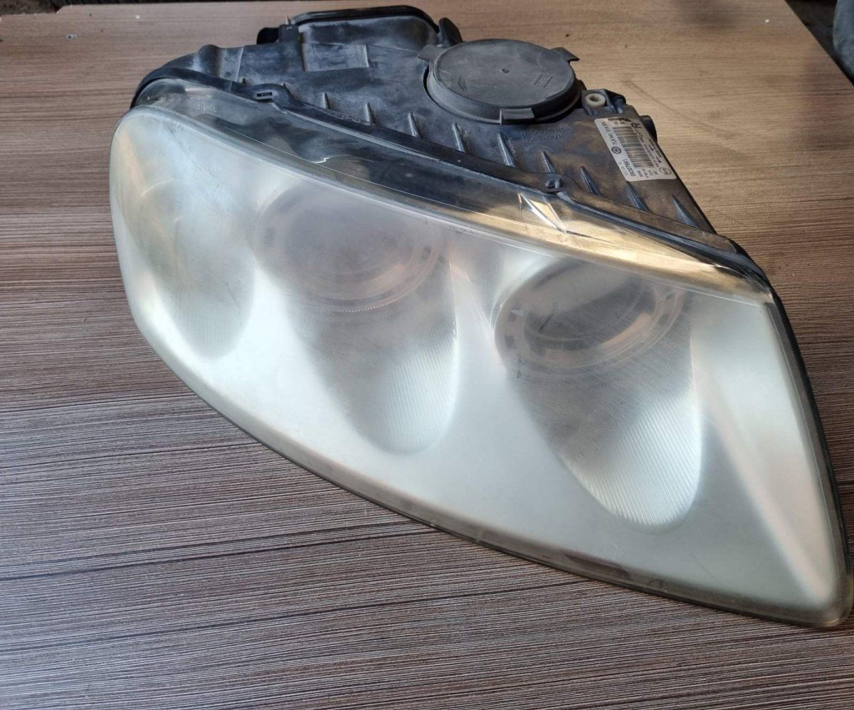 Headlight right VW TOUAREG I (7L) (2002-2010)