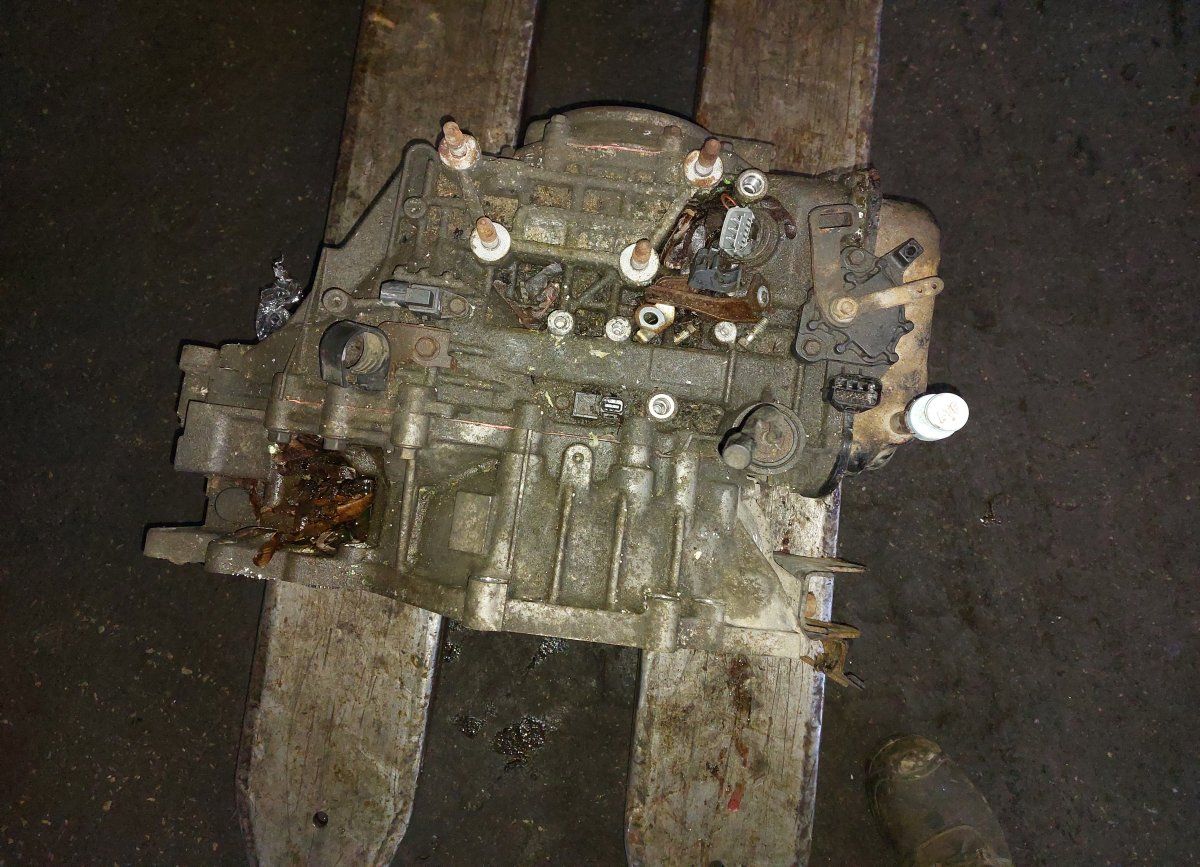 Gearbox MITSUBISHI OUTLANDER I (CU, ZE, ZF) (2001-2006)
