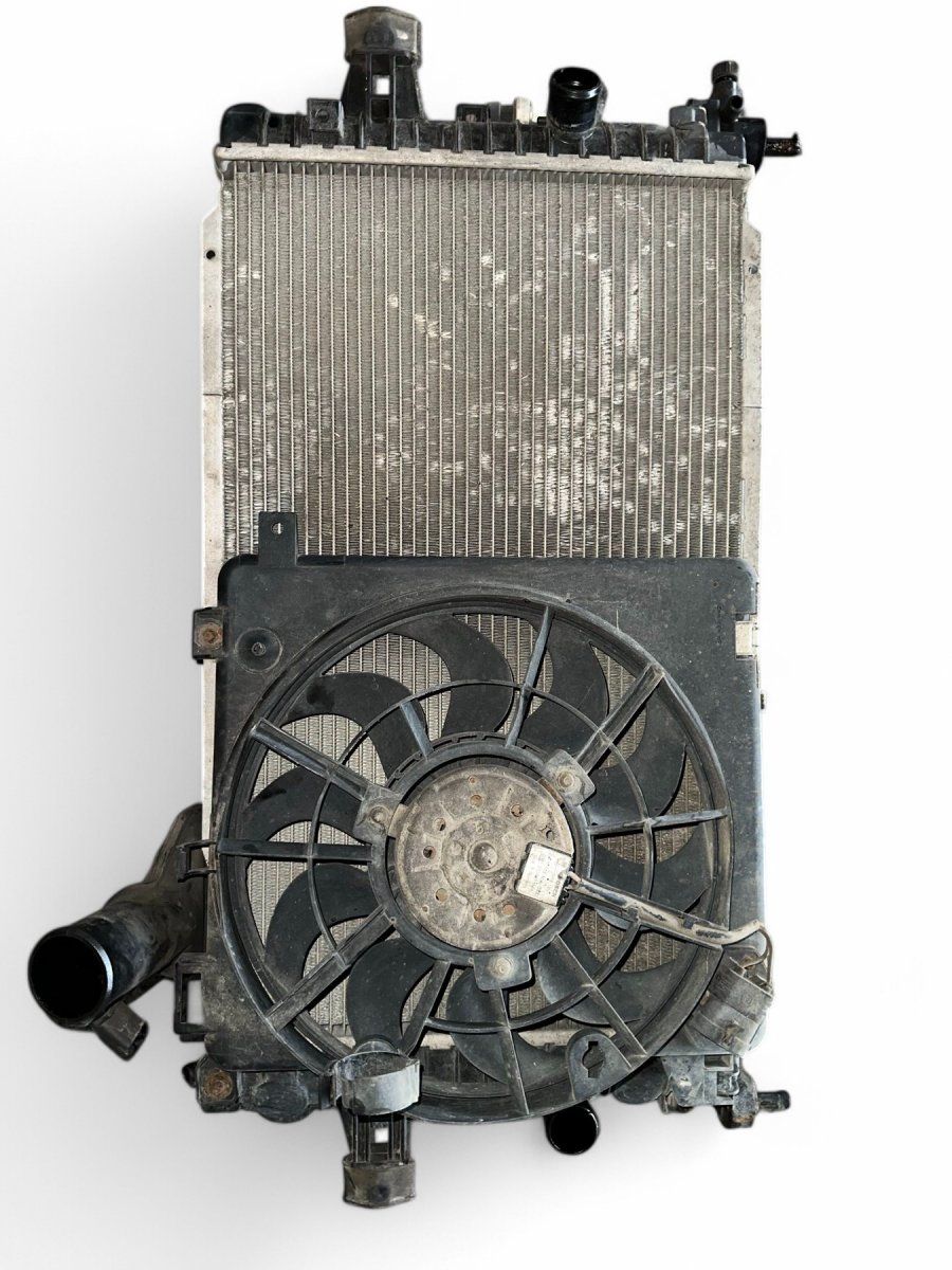 0130303304 0130303960 0130303957 13209772 93184140 24467444 13147279 13130010 93182323 93178960 Radiator set OPEL ZAFIRA B (A05) (2005-2014)