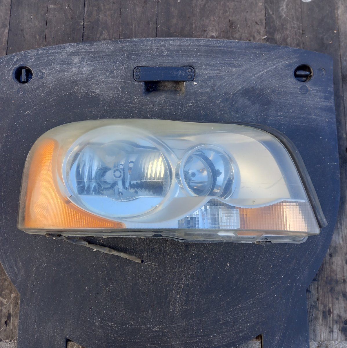 89037921D Headlight right VOLVO XC90 I (2002-2014)