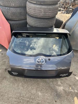 Bagāžnieka vāks / bagāžas nodalījuma durvis ar aizmugurējo logu TOYOTA AURIS (E15) (2006-2012)