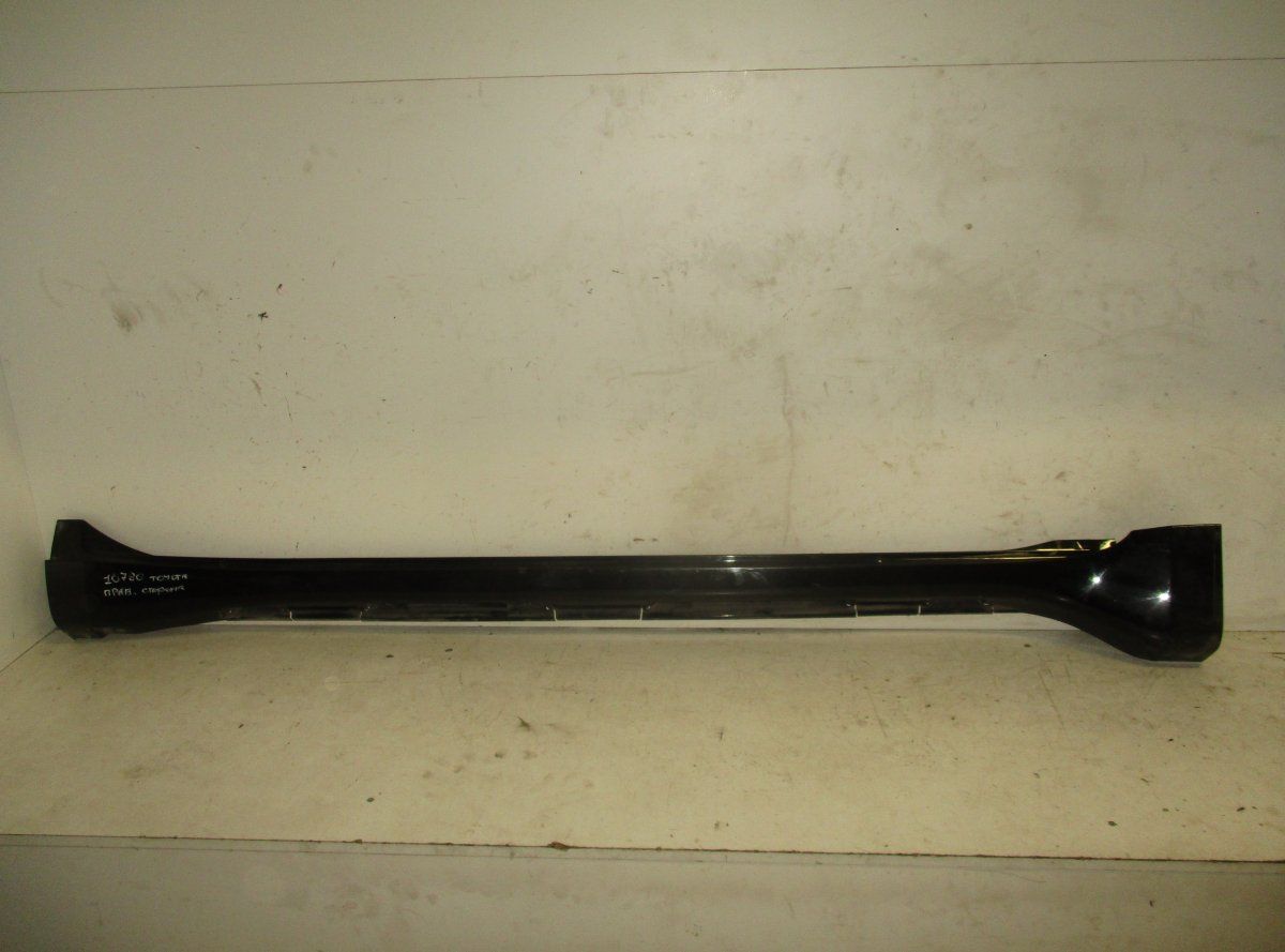 Side Skirt Right TOYOTA LAND CRUISER 150 (2009-2021)