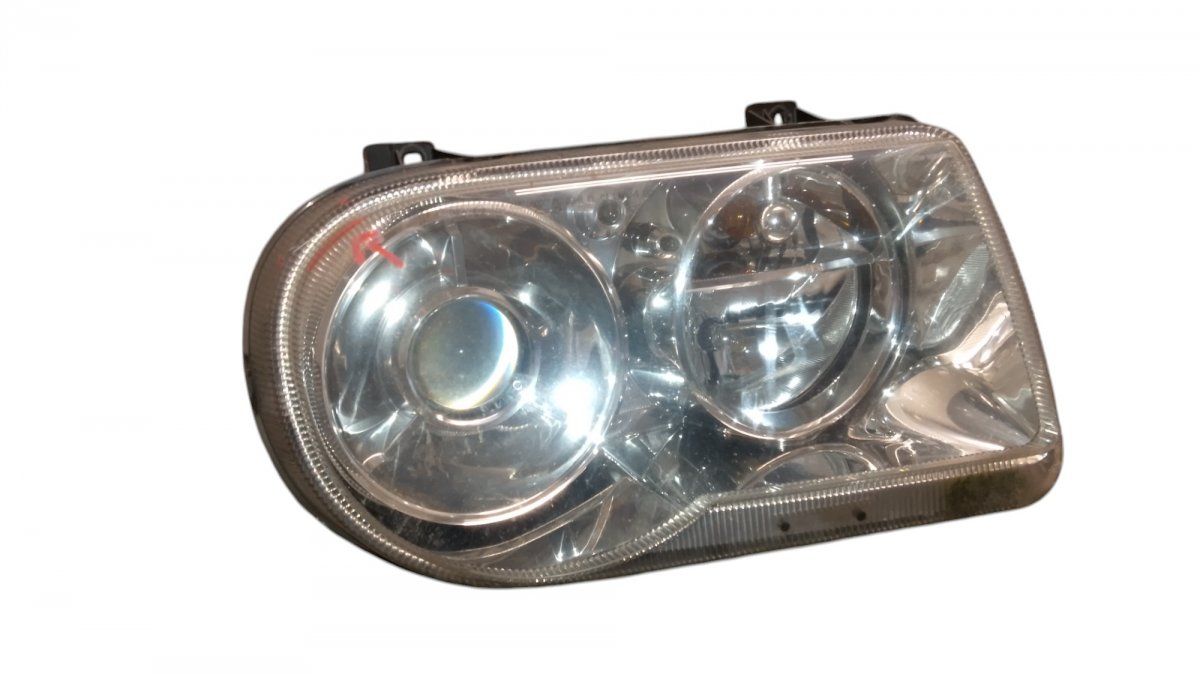 04806166AE Headlight right CHRYSLER 300C I (2004-2010)