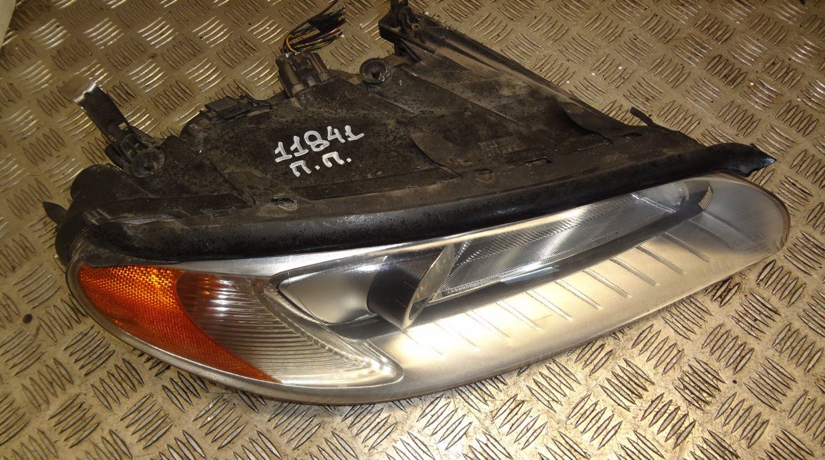 Headlight right VOLVO S80 II (AS) (2006-2016)