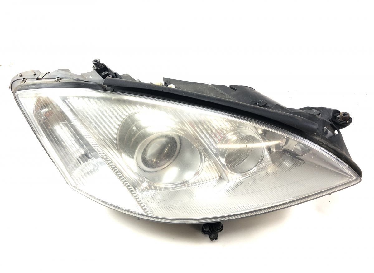 1301016113 0301216686 0301216682 Headlight right MERCEDES-BENZ S-CLASS (W221) (2005-2013)