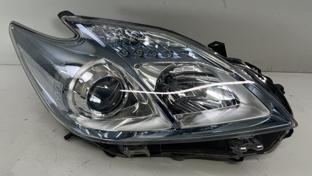 HCHR740 8111047231 Headlight right TOYOTA (FAW) PRIUS Hatchback (02.12-)