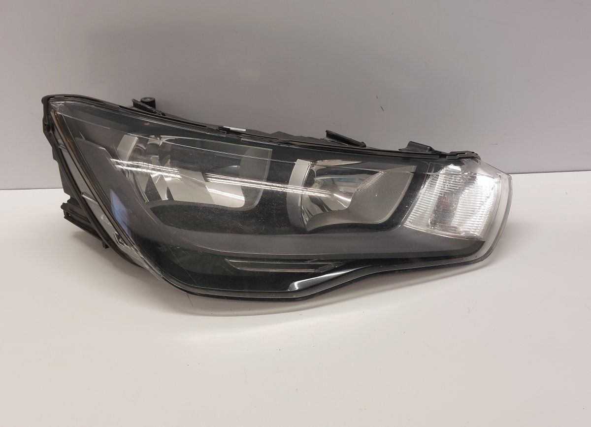 8X0941004 Headlight right AUDI A1 (8X1, 8XK, 8XA, 8XF) (2010-2018)