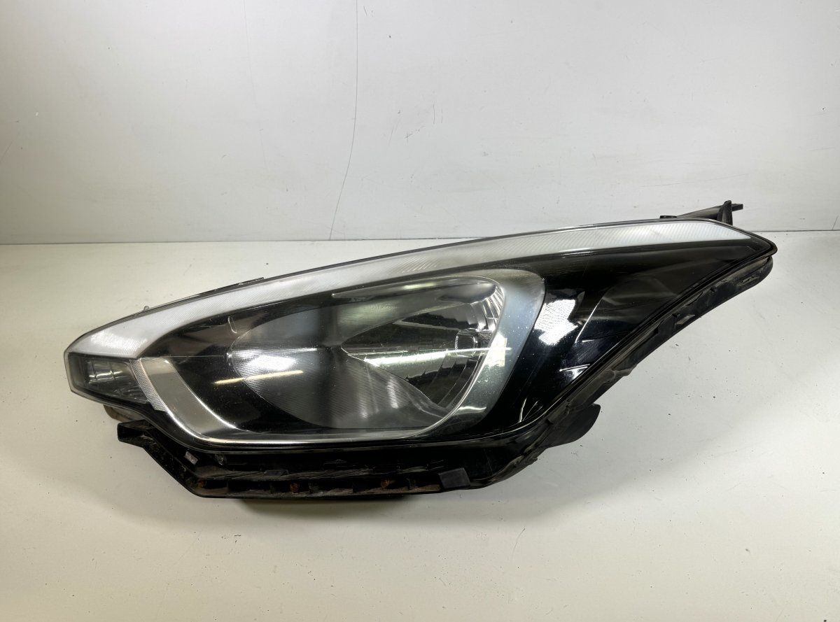 92101C8000 Headlight left HYUNDAI i20 II (GB) (2014-2020)