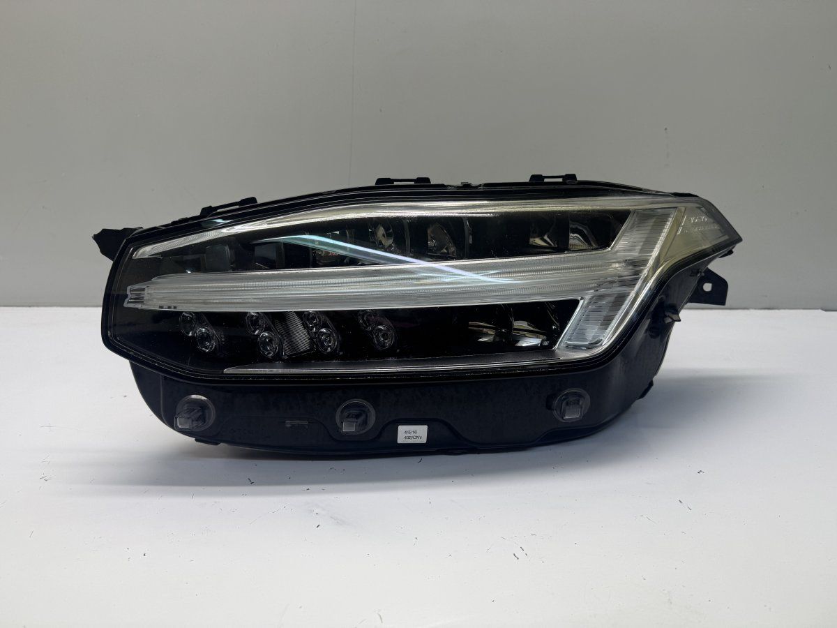 31446882 Headlight left VOLVO XC90 II (2014-)