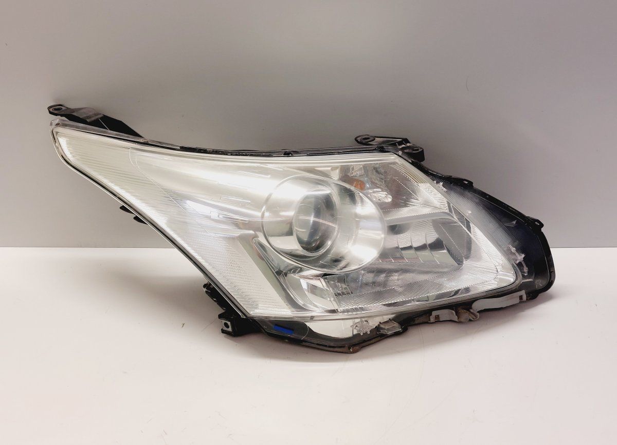 81126-05310 8112605310 279-120R Headlight right TOYOTA AVENSIS (T270) (2009-2018)