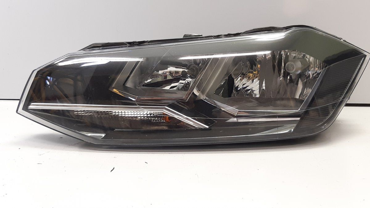 Headlight left VW POLO VI (AW1) (2017-)