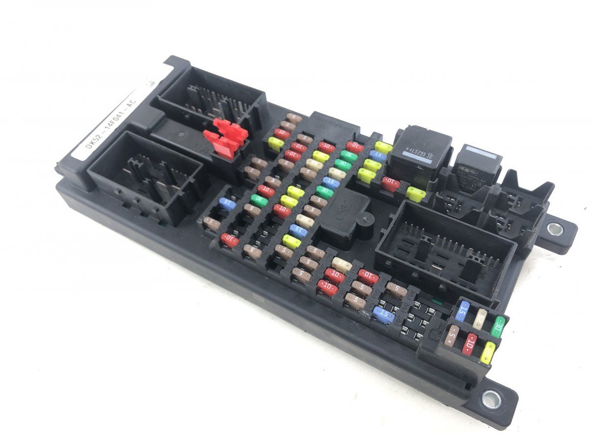LR045951 Fuse box LAND ROVER RANGE ROVER IV (LG/L405) (2012-2021)