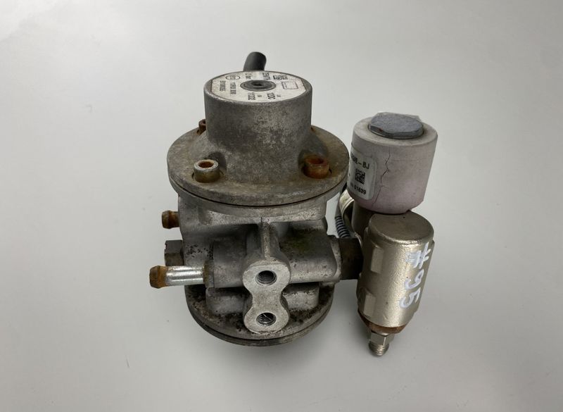 110R000090 E010M0055 E160M0026 Fuel pressure regulator SUBARU LEGACY V / Outback (2009-2014)