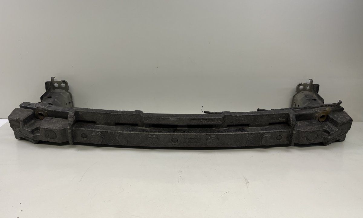 5202102230 5261102380 Front Bumper Beam TOYOTA AURIS (E18) 2012-2018