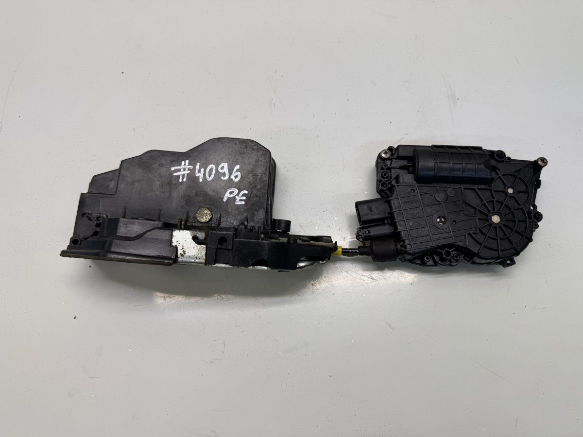 51217315022 7315022 Door Lock Front Right BMW X5 (E70) (2007-2013)