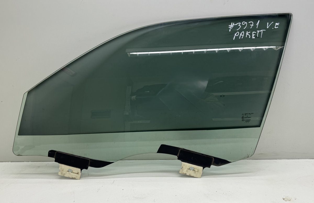 68068669AA Door window glass front left CHRYSLER 300C II (2010-2023)