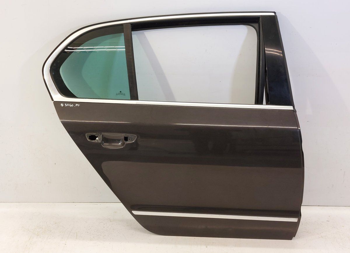 3T5833052B Door Rear Right SKODA SUPERB II (3T4, 3T5) (2008-2015)