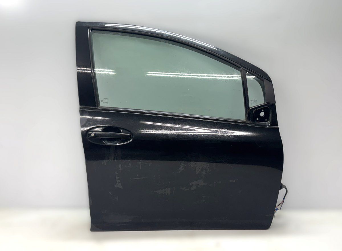 670010D170 Door Front Right TOYOTA YARIS II (XP90) (2005-2013)