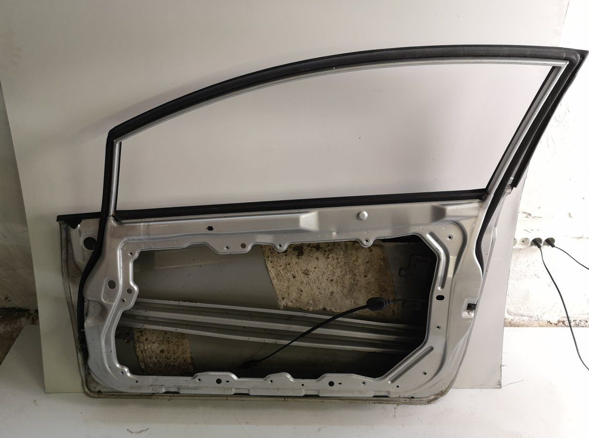 Door Front Right FORD FIESTA VI (2008-2017)