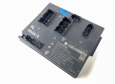 2840428607300 2840428608300 Comfort Module (CCM) PORSCHE CAYENNE II (2010-2017)