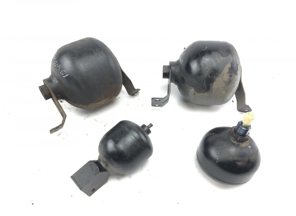 A2203270115 A2203270215 A2203200415 Air spring Load Accumulator Front left MERCEDES-BENZ SL-CLASS (R230) (2001-2012)