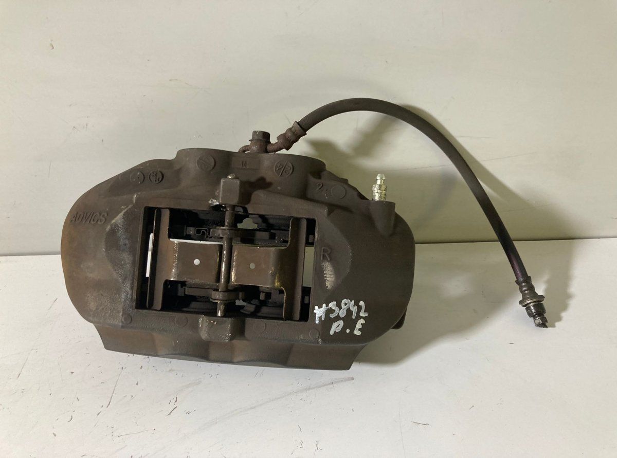 4773030560 Brake caliper Front  right LEXUS GS IV (2011-2020)