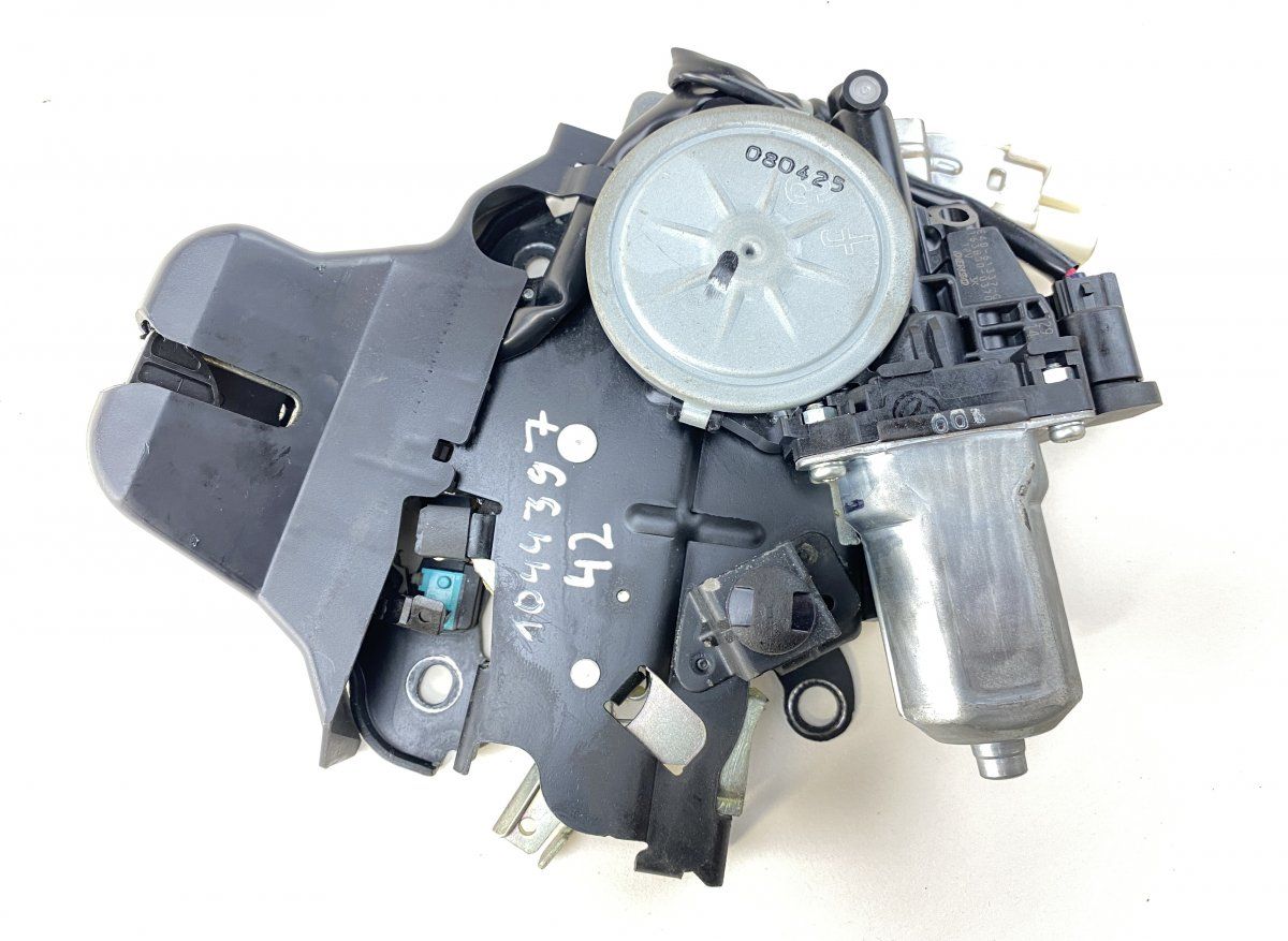 6465050030 Bootlid / tailgate lock LEXUS LS (XF40) (2006-2017)