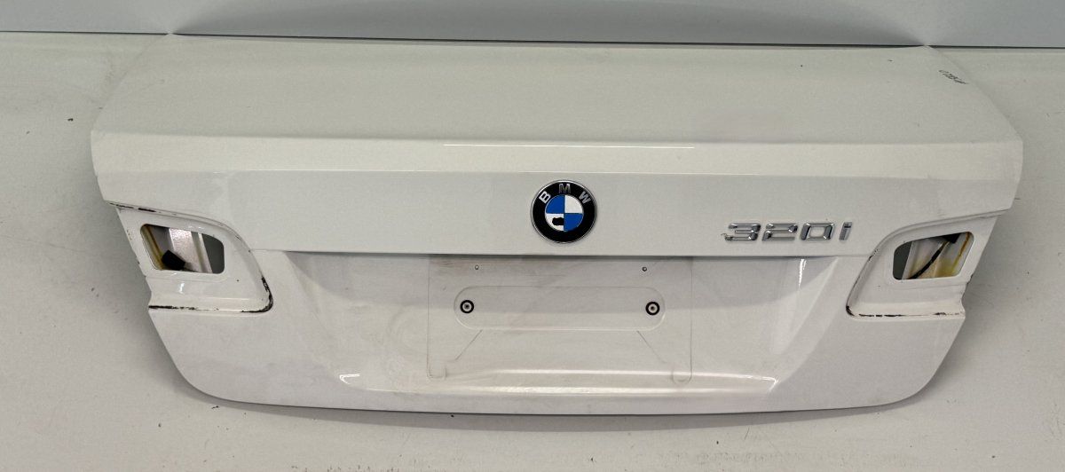 41617168515 Bootlid / tailgate BMW 3 (E90, E91, E92, E93) (2005-2011)