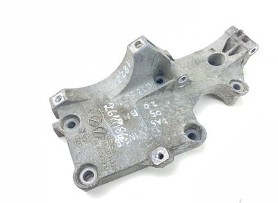 Support d&#39;alternateur 038903143AF pour VW PASSAT B6 (3C) (2005-2010)