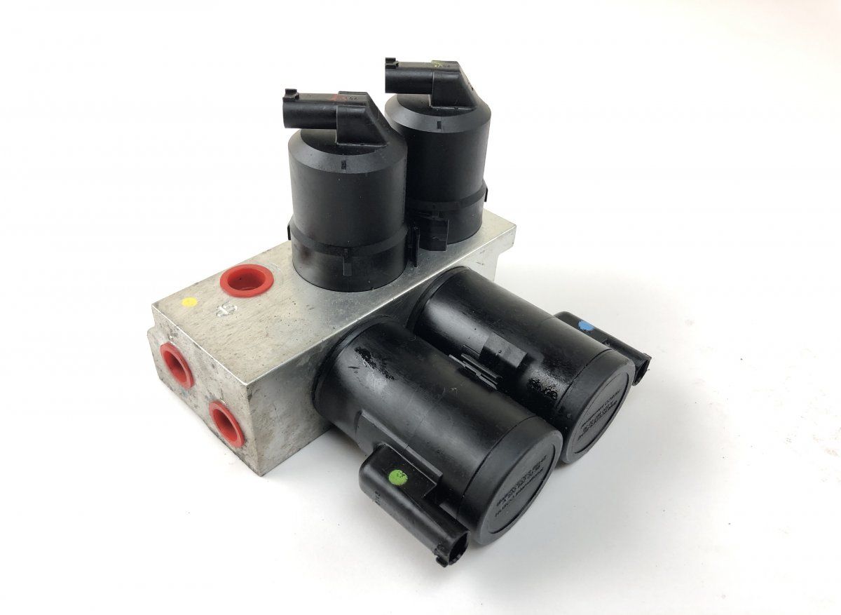 A2203200358 A2203201258 Air suspension / self-levelling suspension, other MERCEDES-BENZ SL-CLASS (R230) (2001-2012)