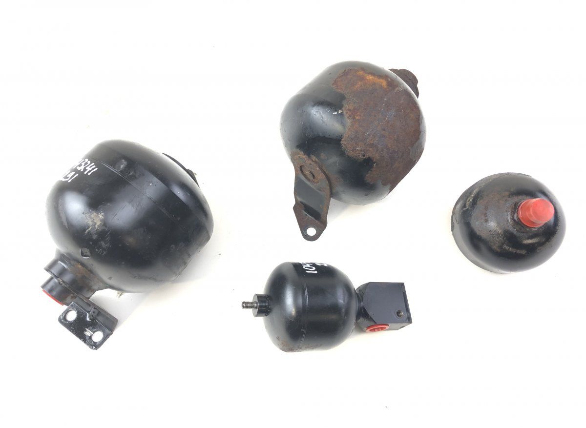 A2203270115 A2203270215 A2203200415 Air spring Load Accumulator Front left MERCEDES-BENZ SL-CLASS (R230) (2001-2012)
