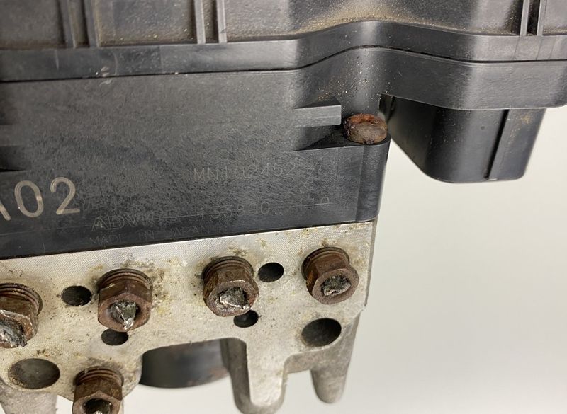 1338007110 MN102452 ABS-Hydraulikeinheit / Pumpe MITSUBISHI L200 IV / TRITON (KA, KB) (2005-2015)