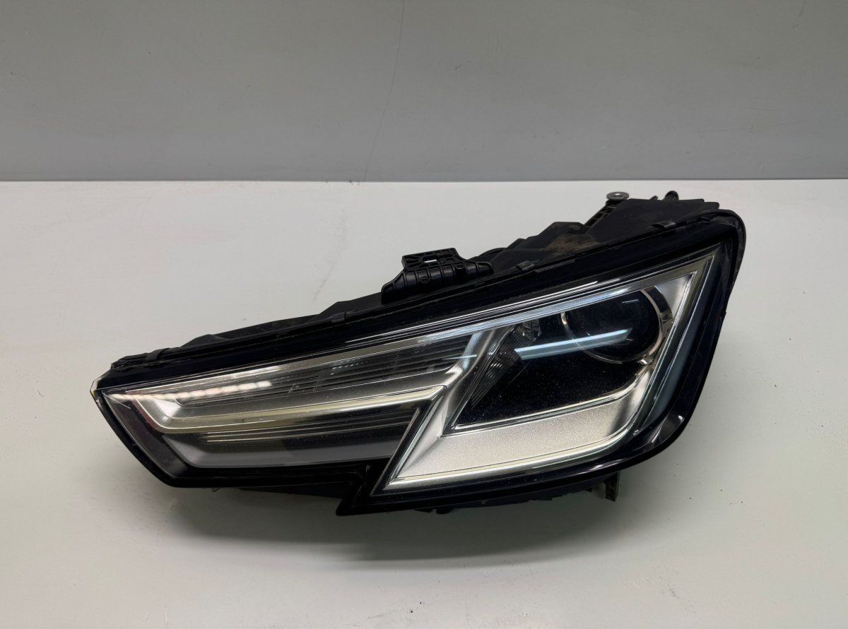 8W0941005A Headlight left AUDI A4 (8W, B9) (2015-)