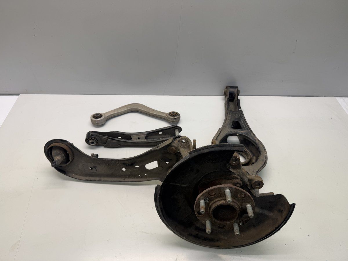 52710C2100 55210E6710 55270A8300 55110C3000 55250D4700 Wheel bearing housing rear left KIA OPTIMA IV (JF) (2015-2020)