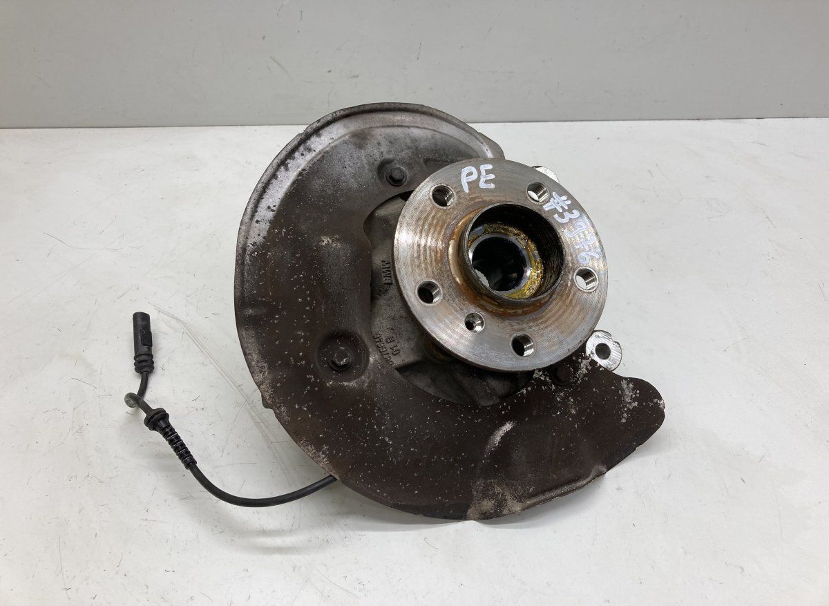 6876646 6876646-01 Wheel bearing housing front right BMW 2 Active Tourer (F45, F46) (2013-2021)