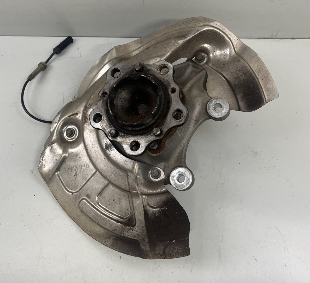 228400105 2284743-01 Wheel bearing housing front left BMW 3 (F30, F31, F34, F80) (2011-2019)